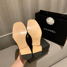 Load image into Gallery viewer, CHANEL FLATS 14
