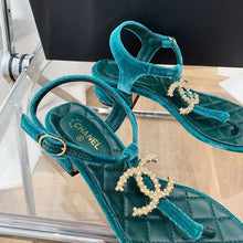 Load image into Gallery viewer, CHANEL SLIPPERS 56
