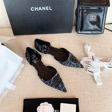 Load image into Gallery viewer, CHANEL FLATS 16
