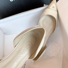 Load image into Gallery viewer, CHANEL FLATS 17
