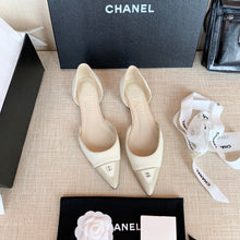 Load image into Gallery viewer, CHANEL FLATS 17
