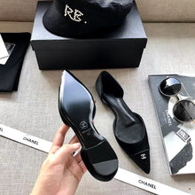 Load image into Gallery viewer, CHANEL FLATS 18
