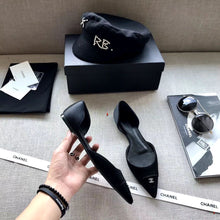 Load image into Gallery viewer, CHANEL FLATS 18
