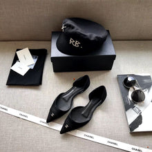 Load image into Gallery viewer, CHANEL FLATS 18
