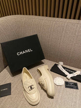 Load image into Gallery viewer, CHANEL FLATS 20
