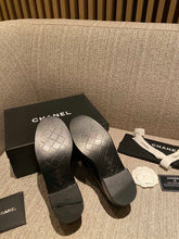 Load image into Gallery viewer, CHANEL FLATS 21
