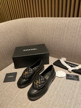 Load image into Gallery viewer, CHANEL FLATS 21
