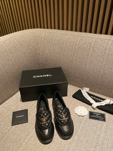 Load image into Gallery viewer, CHANEL FLATS 21

