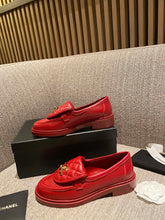 Load image into Gallery viewer, CHANEL FLATS 22
