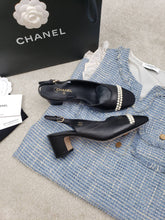 Load image into Gallery viewer, CHANEL FLATS 27
