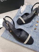 Load image into Gallery viewer, CHANEL FLATS 27
