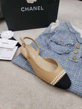 Load image into Gallery viewer, CHANEL FLATS 28
