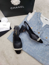 Load image into Gallery viewer, CHANEL FLATS 29
