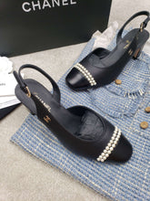Load image into Gallery viewer, CHANEL FLATS 29
