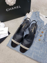 Load image into Gallery viewer, CHANEL FLATS 29
