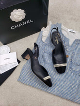 Load image into Gallery viewer, CHANEL FLATS 29
