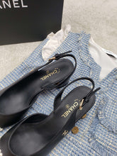 Load image into Gallery viewer, CHANEL FLATS 29
