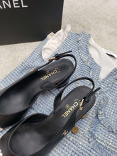 Load image into Gallery viewer, CHANEL FLATS 29
