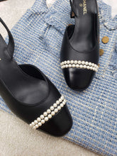 Load image into Gallery viewer, CHANEL FLATS 29
