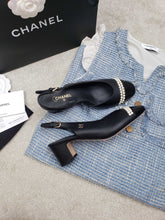 Load image into Gallery viewer, CHANEL FLATS 29
