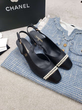 Load image into Gallery viewer, CHANEL FLATS 29
