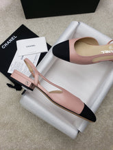 Load image into Gallery viewer, CHANEL FLATS 31
