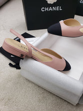 Load image into Gallery viewer, CHANEL FLATS 31
