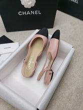 Load image into Gallery viewer, CHANEL FLATS 31
