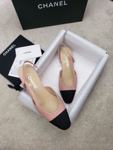 Load image into Gallery viewer, CHANEL FLATS 31
