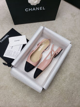 Load image into Gallery viewer, CHANEL FLATS 31
