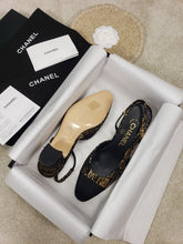 Load image into Gallery viewer, CHANEL FLATS 34
