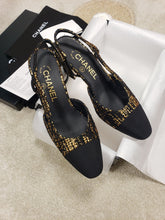 Load image into Gallery viewer, CHANEL FLATS 34
