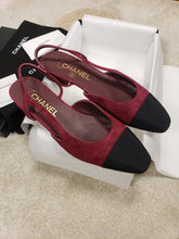 Load image into Gallery viewer, CHANEL FLATS 37
