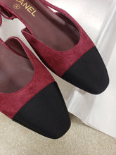 Load image into Gallery viewer, CHANEL FLATS 37
