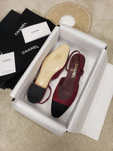 Load image into Gallery viewer, CHANEL FLATS 37

