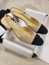 Load image into Gallery viewer, CHANEL FLATS 39
