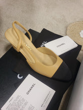 Load image into Gallery viewer, CHANEL FLATS 41
