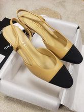 Load image into Gallery viewer, CHANEL FLATS 41
