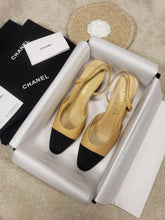 Load image into Gallery viewer, CHANEL FLATS 41
