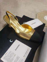 Load image into Gallery viewer, CHANEL FLATS 42
