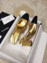 Load image into Gallery viewer, CHANEL FLATS 42
