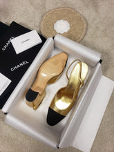 Load image into Gallery viewer, CHANEL FLATS 42
