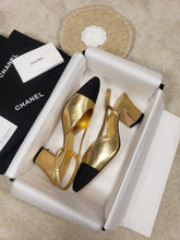 Load image into Gallery viewer, CHANEL FLATS 42
