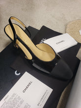Load image into Gallery viewer, CHANEL FLAT 43
