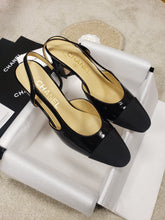 Load image into Gallery viewer, CHANEL FLAT 43
