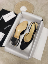 Load image into Gallery viewer, CHANEL FLAT 43
