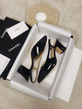 Load image into Gallery viewer, CHANEL FLAT 43
