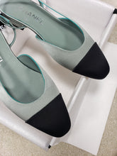 Load image into Gallery viewer, CHANEL FLAT 44
