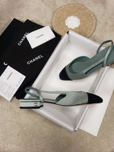 Load image into Gallery viewer, CHANEL FLAT 44
