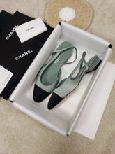 Load image into Gallery viewer, CHANEL FLAT 44
